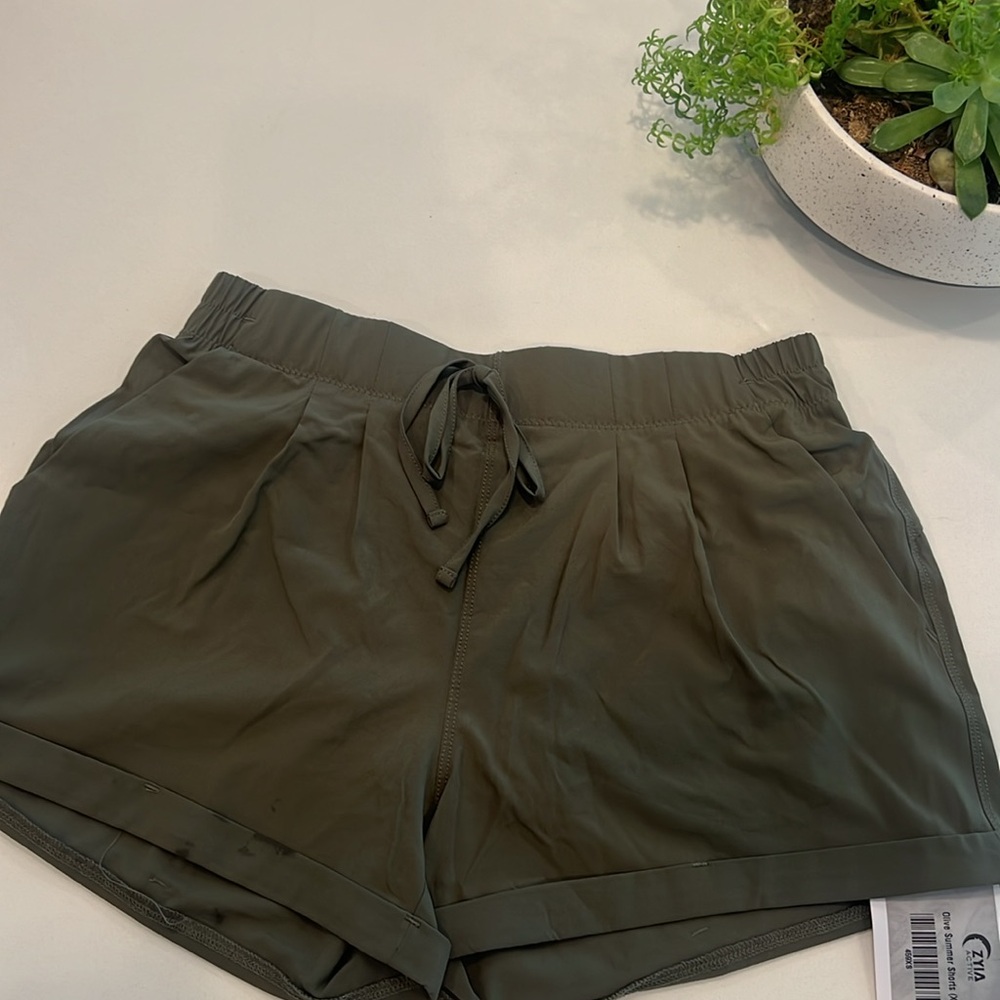 Olive summer shorts (XS)